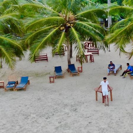 Aqua Marine Beach Hotel คัลคูดาห์ ภายนอก รูปภาพ